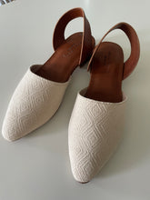 Load image into Gallery viewer, Ballerine Sligback Magnolia