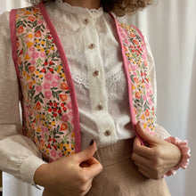 Carica l'immagine nel visualizzatore di Gallery, Quilted Gilet Double Face