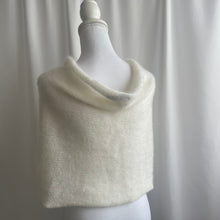 Carica l'immagine nel visualizzatore di Gallery, Stola Stefania (100% lana Mohair)