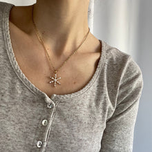 Carica l'immagine nel visualizzatore di Gallery, Collana Snowflake