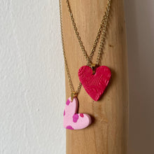 Carica l'immagine nel visualizzatore di Gallery, Collana Cuore rosa