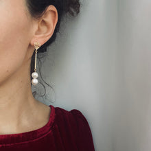 Carica l'immagine nel visualizzatore di Gallery, Orecchini Pearl Monstera