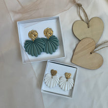 Carica l'immagine nel visualizzatore di Gallery, Orecchini Foglie di Salvia