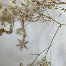 Carica l'immagine nel visualizzatore di Gallery, Collana Snowflake