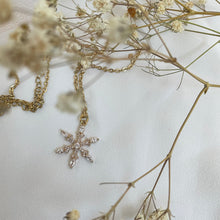 Carica l'immagine nel visualizzatore di Gallery, Collana Snowflake
