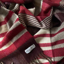 Carica l'immagine nel visualizzatore di Gallery, Tartan Plaid in lana riciclata (PREORDINE)