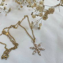 Carica l'immagine nel visualizzatore di Gallery, Collana Snowflake