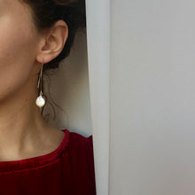 Carica l'immagine nel visualizzatore di Gallery, Orecchini Luce di Keshi