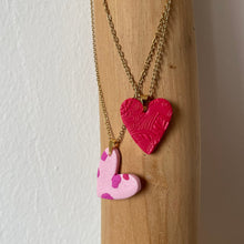 Carica l'immagine nel visualizzatore di Gallery, Collana Cuore Rosso