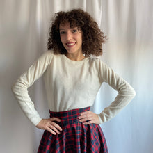 Carica l'immagine nel visualizzatore di Gallery, Maglioncino Basic Cashmere (bianco/nero/naturale/blu navy/zucca)