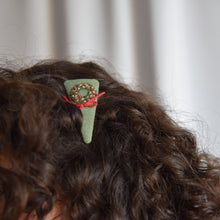 Carica l'immagine nel visualizzatore di Gallery, Mollette per capelli ricamate a mano Grandi