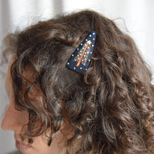 Carica l'immagine nel visualizzatore di Gallery, Mollette per capelli ricamate a mano Grandi