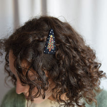 Carica l'immagine nel visualizzatore di Gallery, Mollette per capelli ricamate a mano Grandi