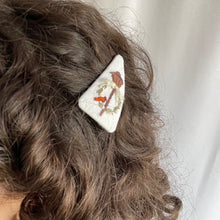 Carica l'immagine nel visualizzatore di Gallery, Mollette per capelli ricamate a mano Grandi