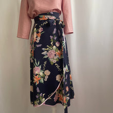 Carica l'immagine nel visualizzatore di Gallery, Gonna a portafoglio Mariù