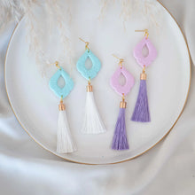 Carica l'immagine nel visualizzatore di Gallery, Orecchini Tassels