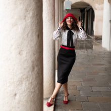 Carica l'immagine nel visualizzatore di Gallery, Blusa Cabaret