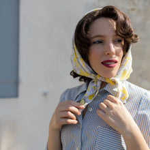 Carica l'immagine nel visualizzatore di Gallery, Foulard in seta (rettangolare e quadrato)