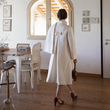 Carica l'immagine nel visualizzatore di Gallery, Cappotto Dicembre