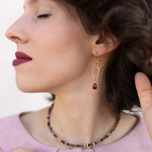 Carica l'immagine nel visualizzatore di Gallery, Orecchini Rubino indiano