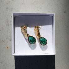 Carica l'immagine nel visualizzatore di Gallery, Orecchini Goccia di Smeraldo