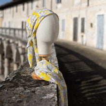 Carica l'immagine nel visualizzatore di Gallery, Foulard in seta (rettangolare e quadrato)
