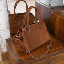 Carica l'immagine nel visualizzatore di Gallery, Borsa Grammofono Suede (2 colori)