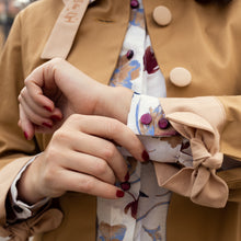 Carica l'immagine nel visualizzatore di Gallery, Trench Gaslight