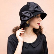 Carica l'immagine nel visualizzatore di Gallery, Orecchini Foglie di Tè