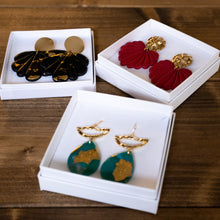 Carica l'immagine nel visualizzatore di Gallery, Orecchini Foglie di Tè