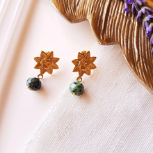 Carica l'immagine nel visualizzatore di Gallery, Orecchini Sole