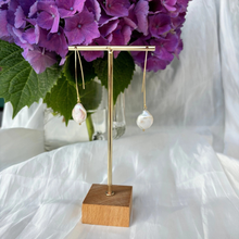 Carica l'immagine nel visualizzatore di Gallery, Orecchini Luce di Keshi