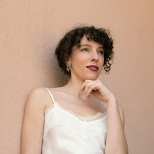 Carica l'immagine nel visualizzatore di Gallery, Canotta in seta Fiore di Maggio