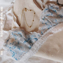 Carica l'immagine nel visualizzatore di Gallery, Bralette a triangolo "Margherita" - Abricot Atelier