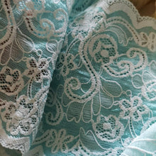 Carica l'immagine nel visualizzatore di Gallery, Bralette a triangolo "Margherita" - Abricot Atelier