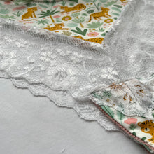 Carica l'immagine nel visualizzatore di Gallery, Brasiliana Daisy con leopardi