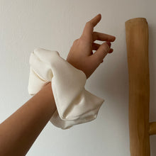 Carica l'immagine nel visualizzatore di Gallery, Big Scrunchies