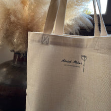 Carica l'immagine nel visualizzatore di Gallery, Tote bag Pride and Prejudice