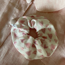 Carica l'immagine nel visualizzatore di Gallery, Scrunchie Cuori