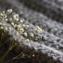 Carica l'immagine nel visualizzatore di Gallery, Maxi Sciarpa in lana - Abricot Atelier