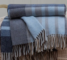 Carica l&#39;immagine nel visualizzatore di Gallery, Tartan Plaid in lana riciclata (PREORDINE)
