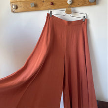 Carica l'immagine nel visualizzatore di Gallery, Gonna pantalone Libera Terracotta (pronta consegna)
