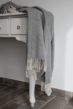 Carica l&#39;immagine nel visualizzatore di Gallery, Cashmere Plaid in lana riciclata (PREORDINE)
