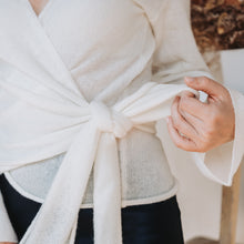 Load image into Gallery viewer, Maglia Cigno Bianco
