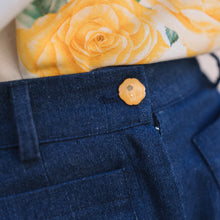 Carica l'immagine nel visualizzatore di Gallery, Jeans like 70's
