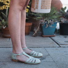 Carica l'immagine nel visualizzatore di Gallery, Scarpe Swing basse
