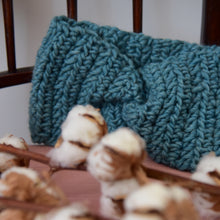 Carica l&#39;immagine nel visualizzatore di Gallery, Fascia Crochet
