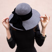 Carica l&#39;immagine nel visualizzatore di Gallery, Cappello Velvet
