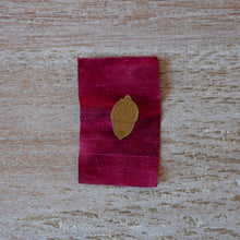 Carica l&#39;immagine nel visualizzatore di Gallery, Spille Ricordo
