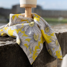 Carica l&#39;immagine nel visualizzatore di Gallery, Foulard in seta (rettangolare e quadrato)
